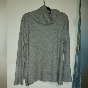 Artesia brand cowl neck sweater. Size XL. Gray.